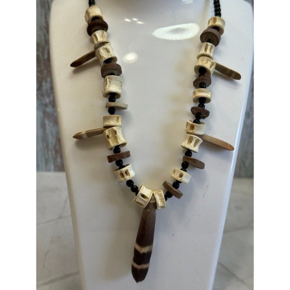 Southwestern Fish Bone Vertebrae Beaded tTribal Necklace - Picture 5 of 9
